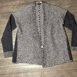 Women’s Black and Gray Sweater